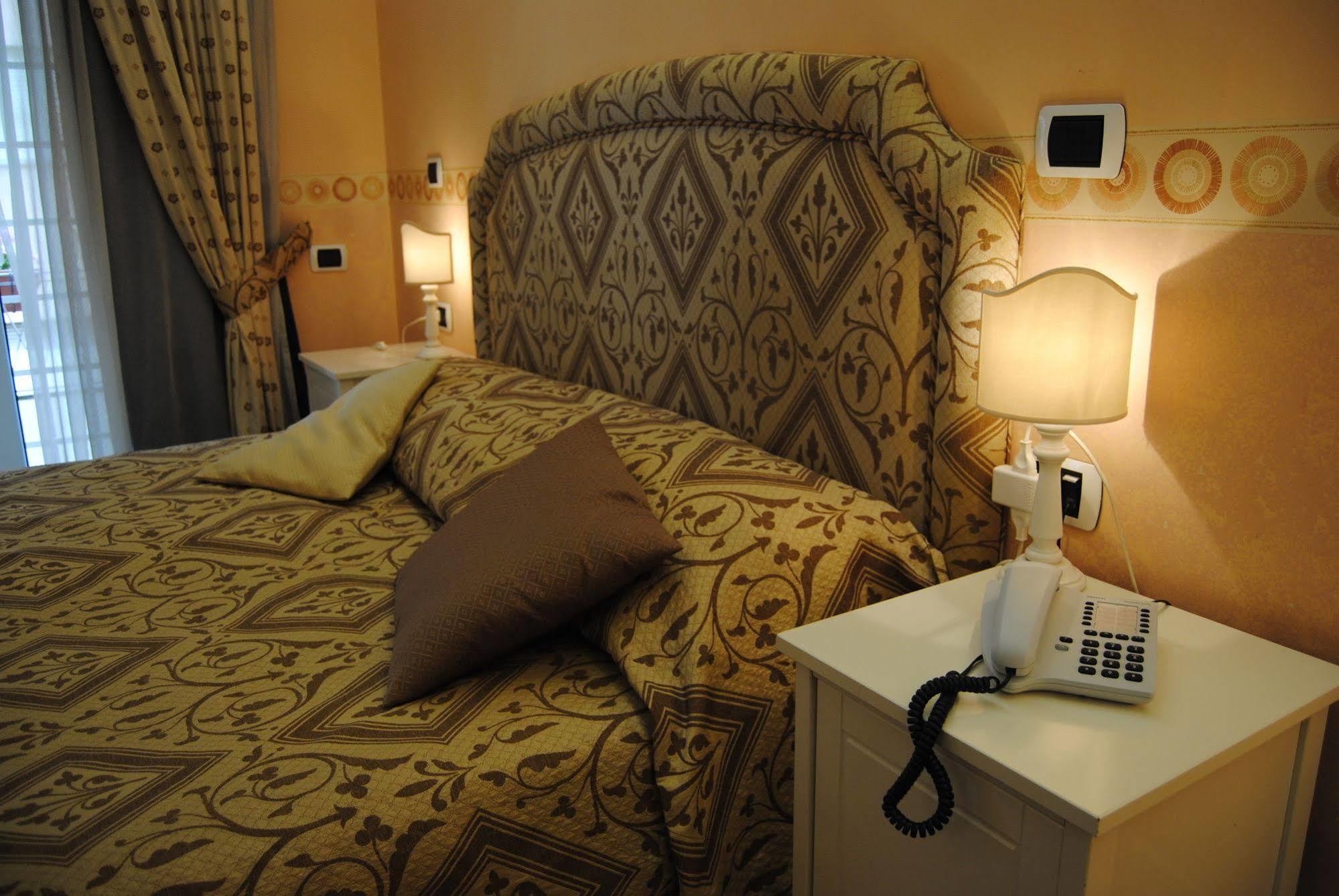 Bed and Breakfast Il Colonnato Roma Exterior foto